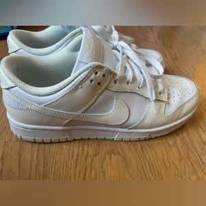 Women’s Nike Dunk Size 8.5 White/ Sail/ White